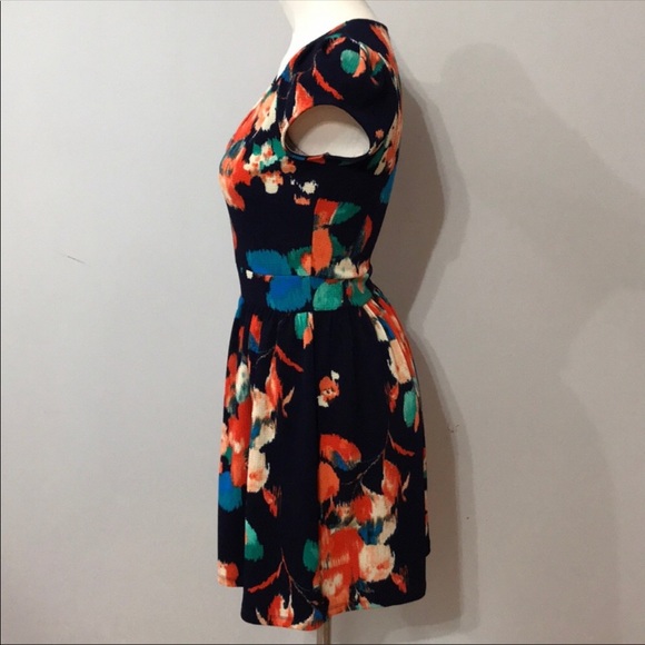 Floral v-neck navy blue baby doll spring dress - Picture 2 of 7